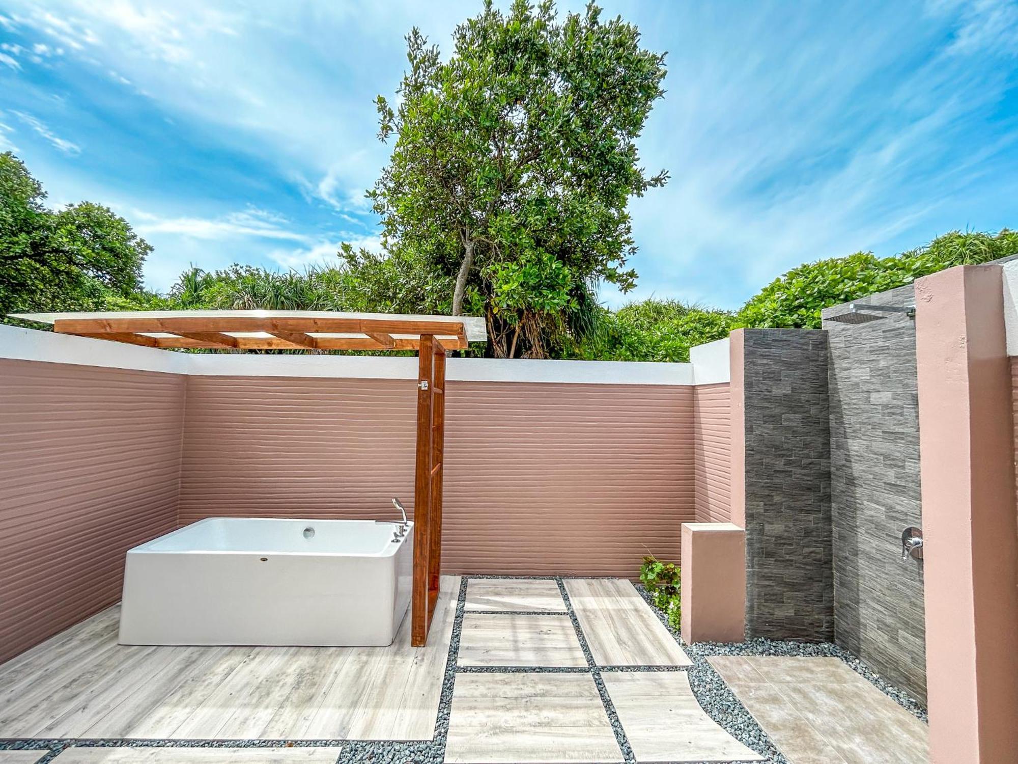 Kudafushi Resort & Spa Meedhoo  Exterior foto